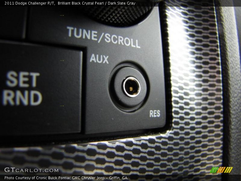 Brilliant Black Crystal Pearl / Dark Slate Gray 2011 Dodge Challenger R/T