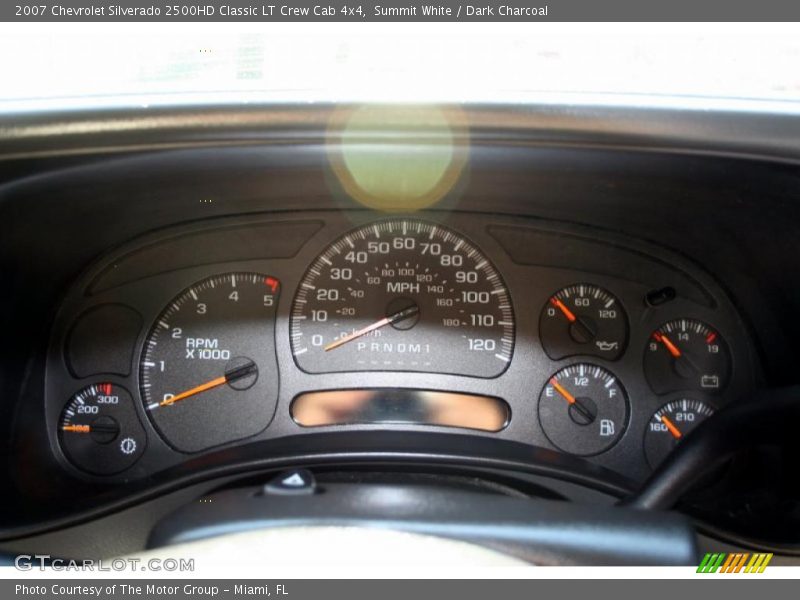 Summit White / Dark Charcoal 2007 Chevrolet Silverado 2500HD Classic LT Crew Cab 4x4