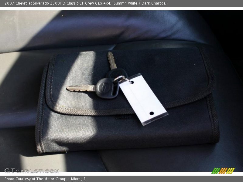 Summit White / Dark Charcoal 2007 Chevrolet Silverado 2500HD Classic LT Crew Cab 4x4