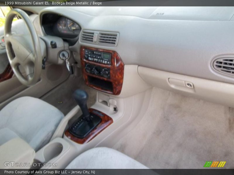 Bodega Beige Metallic / Beige 1999 Mitsubishi Galant ES