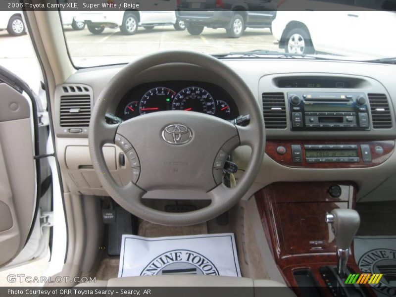 Super White / Beige 2006 Toyota Camry XLE