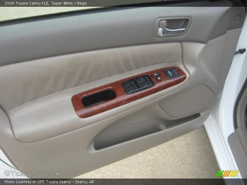 Super White / Beige 2006 Toyota Camry XLE