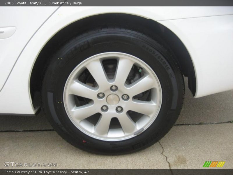 Super White / Beige 2006 Toyota Camry XLE