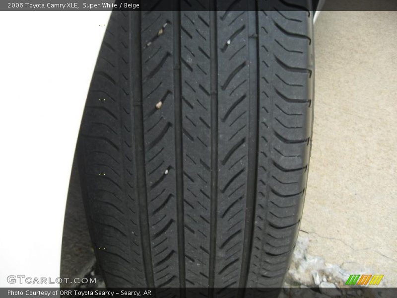 Super White / Beige 2006 Toyota Camry XLE