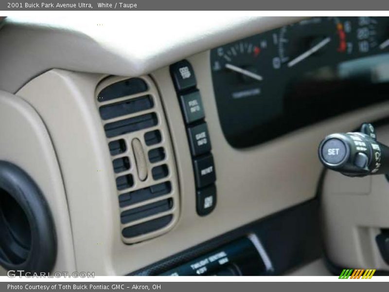 White / Taupe 2001 Buick Park Avenue Ultra