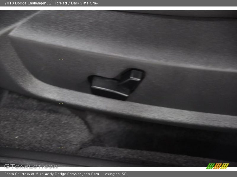 TorRed / Dark Slate Gray 2010 Dodge Challenger SE