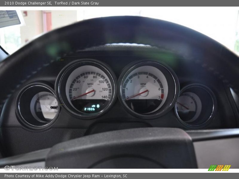 TorRed / Dark Slate Gray 2010 Dodge Challenger SE