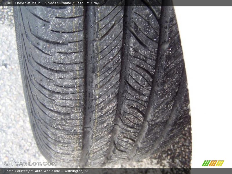 White / Titanium Gray 2008 Chevrolet Malibu LS Sedan
