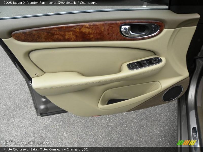 Door Panel of 2008 XJ Vanden Plas