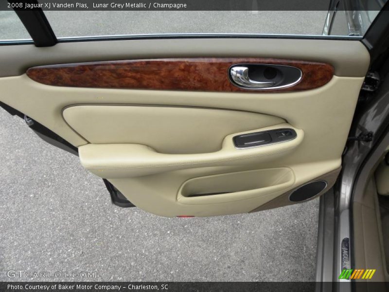 Door Panel of 2008 XJ Vanden Plas