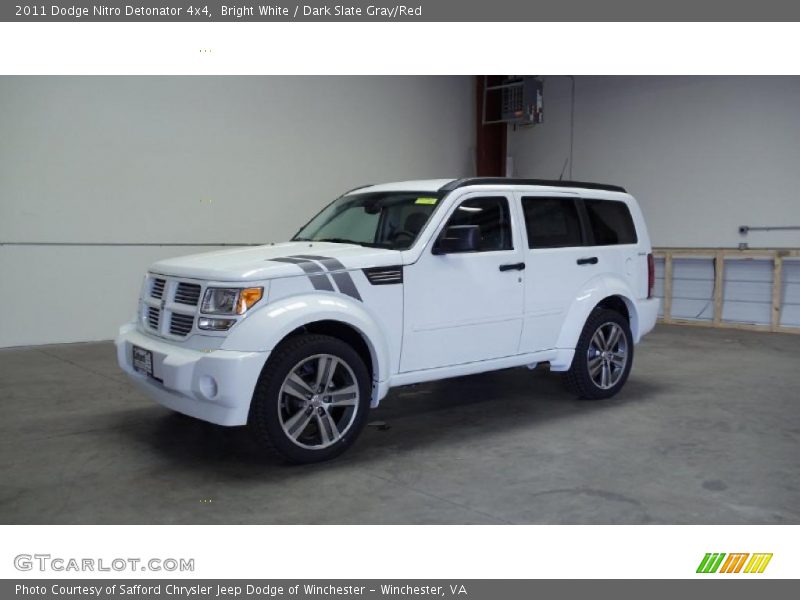Front 3/4 View of 2011 Nitro Detonator 4x4