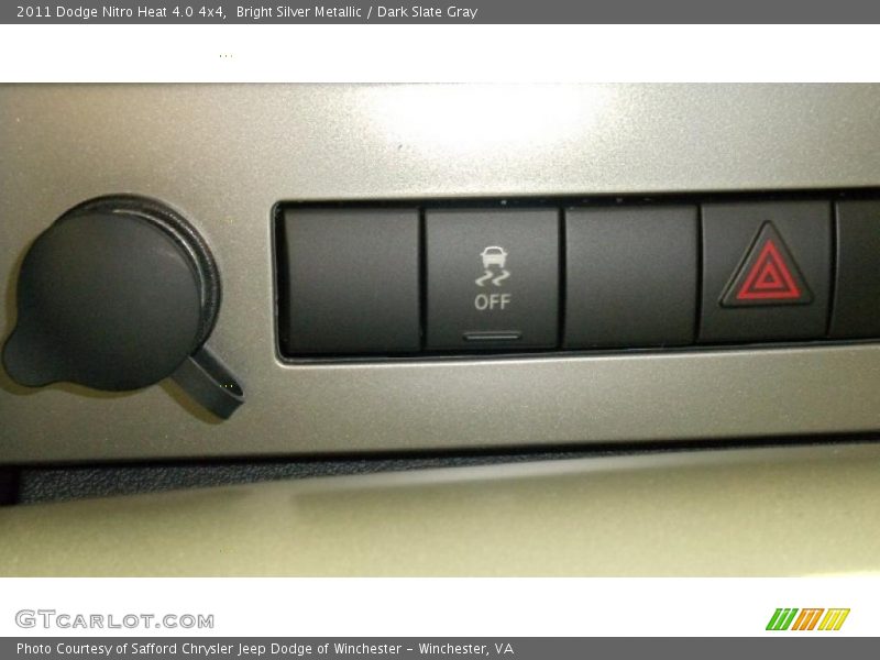 Bright Silver Metallic / Dark Slate Gray 2011 Dodge Nitro Heat 4.0 4x4