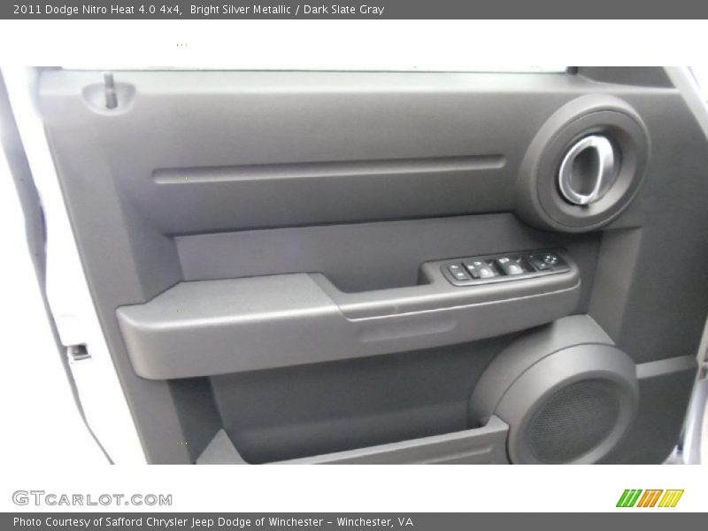 Bright Silver Metallic / Dark Slate Gray 2011 Dodge Nitro Heat 4.0 4x4