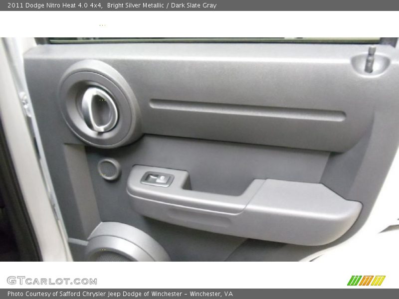 Bright Silver Metallic / Dark Slate Gray 2011 Dodge Nitro Heat 4.0 4x4
