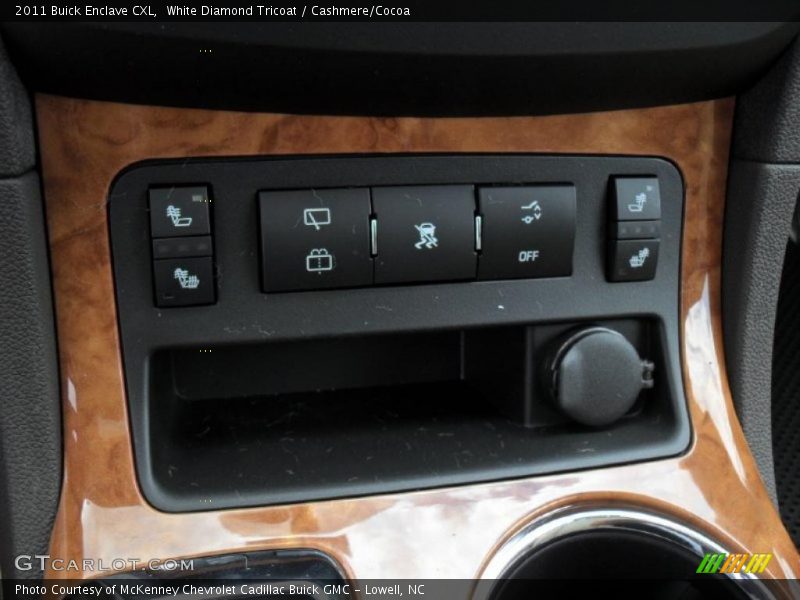 White Diamond Tricoat / Cashmere/Cocoa 2011 Buick Enclave CXL