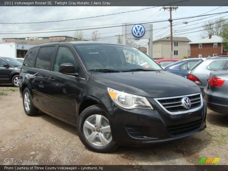 Twilight Gray Metallic / Aero Gray 2011 Volkswagen Routan SE