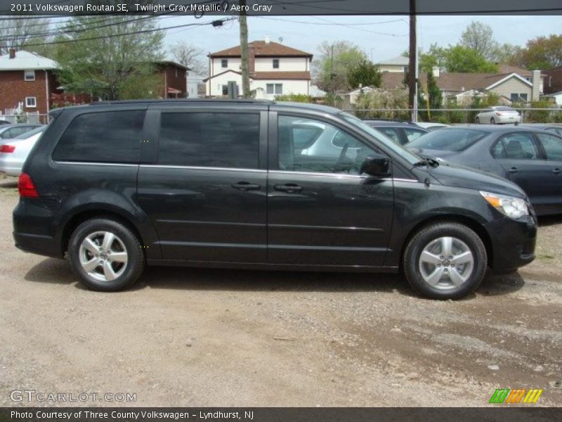 Twilight Gray Metallic / Aero Gray 2011 Volkswagen Routan SE