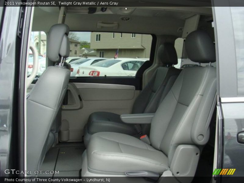 Twilight Gray Metallic / Aero Gray 2011 Volkswagen Routan SE