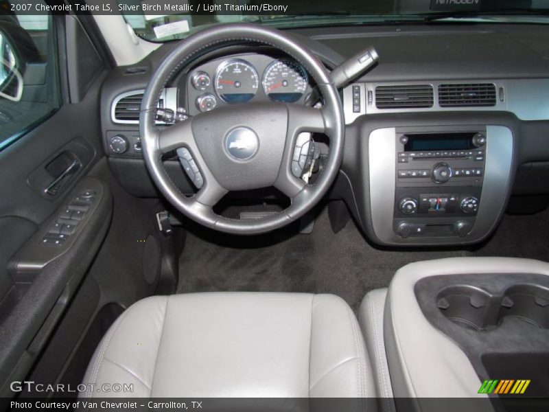 Dashboard of 2007 Tahoe LS