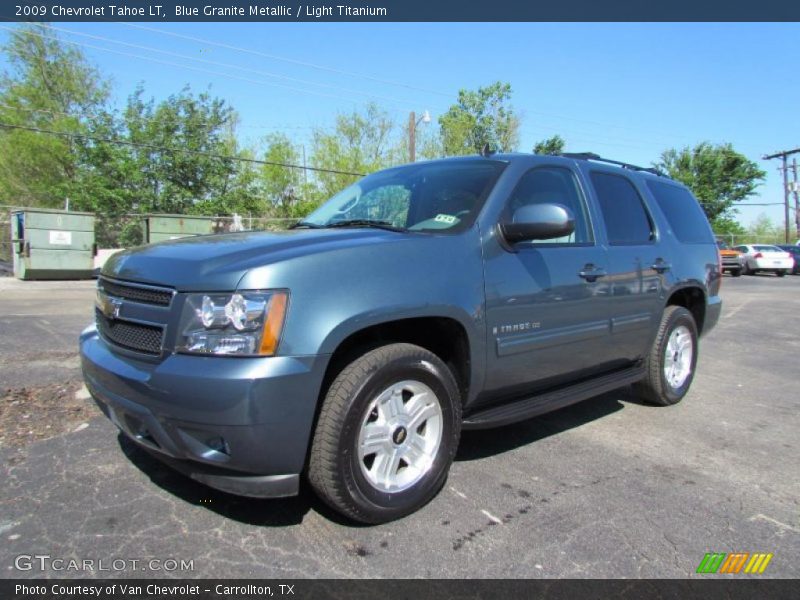 Front 3/4 View of 2009 Tahoe LT