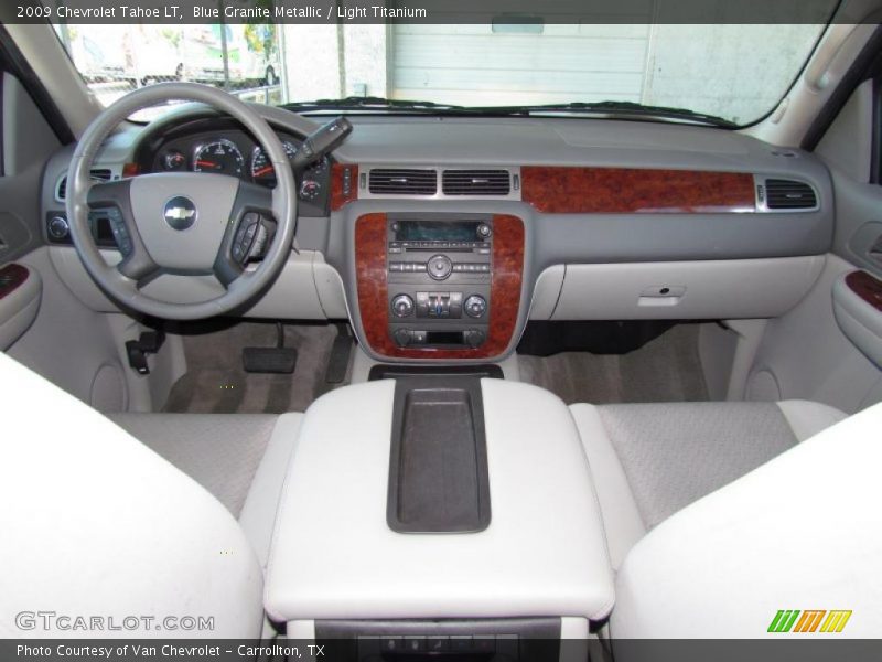 Dashboard of 2009 Tahoe LT