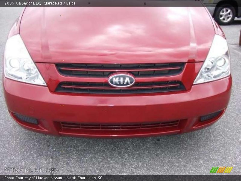 Claret Red / Beige 2006 Kia Sedona LX