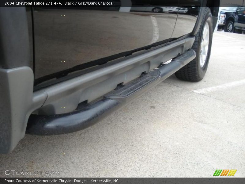 Black / Gray/Dark Charcoal 2004 Chevrolet Tahoe Z71 4x4