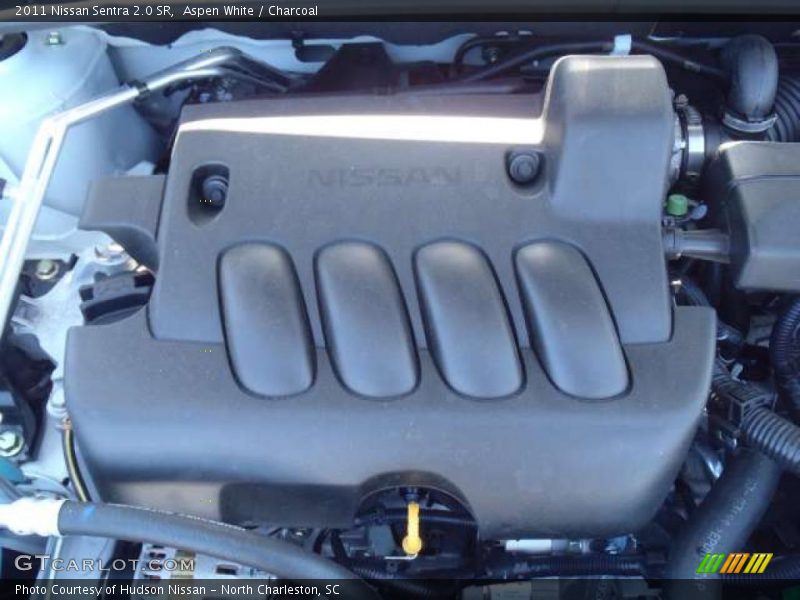 Aspen White / Charcoal 2011 Nissan Sentra 2.0 SR