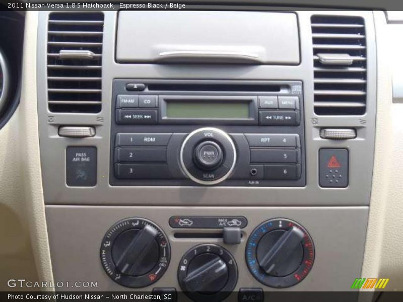 Espresso Black / Beige 2011 Nissan Versa 1.8 S Hatchback