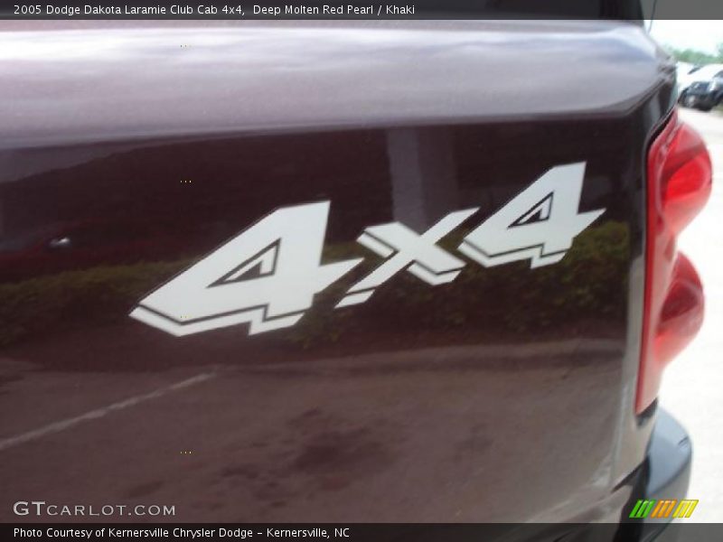  2005 Dakota Laramie Club Cab 4x4 Logo