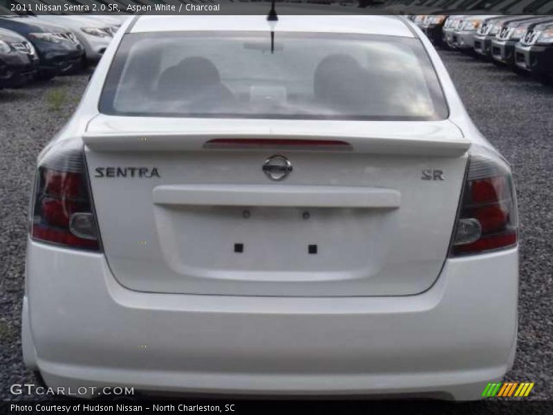 Aspen White / Charcoal 2011 Nissan Sentra 2.0 SR