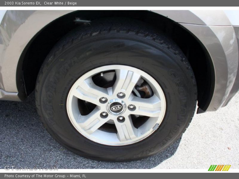 Clear White / Beige 2003 Kia Sorento EX