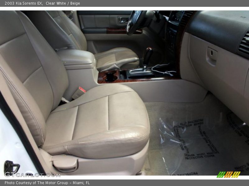 Clear White / Beige 2003 Kia Sorento EX