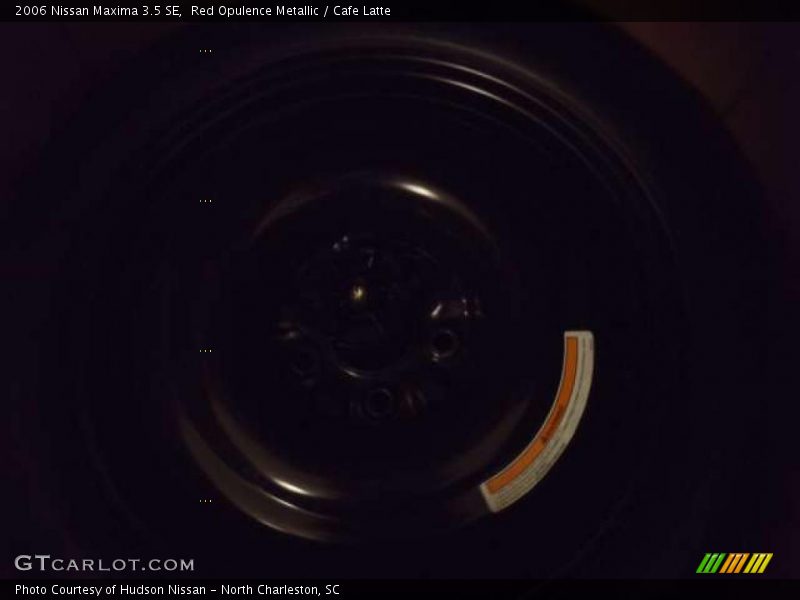 Red Opulence Metallic / Cafe Latte 2006 Nissan Maxima 3.5 SE