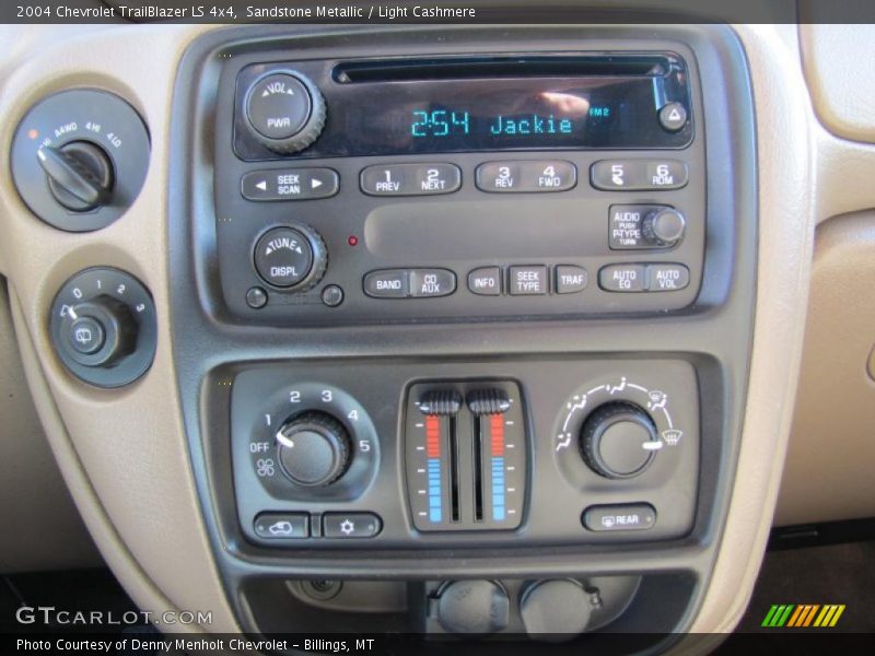 Sandstone Metallic / Light Cashmere 2004 Chevrolet TrailBlazer LS 4x4