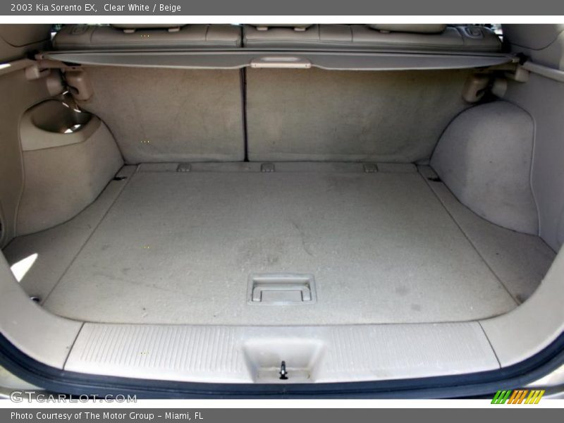 Clear White / Beige 2003 Kia Sorento EX
