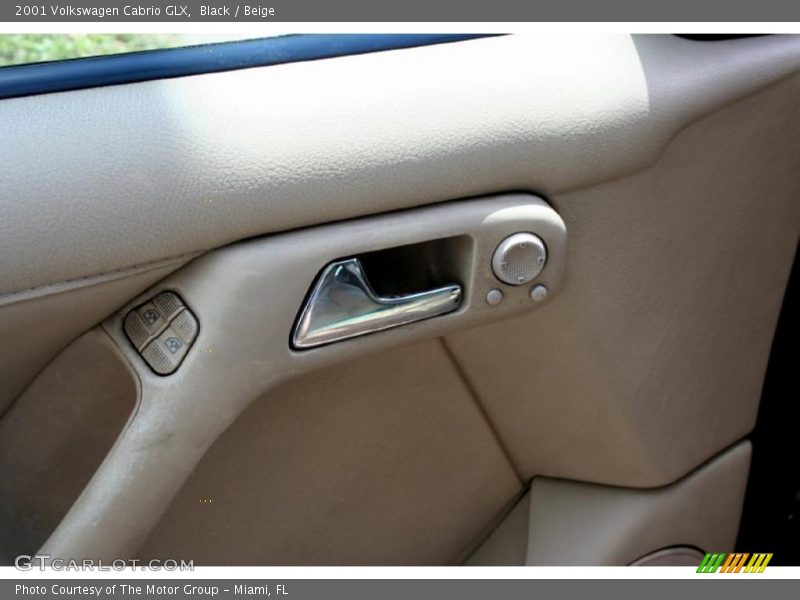 Black / Beige 2001 Volkswagen Cabrio GLX