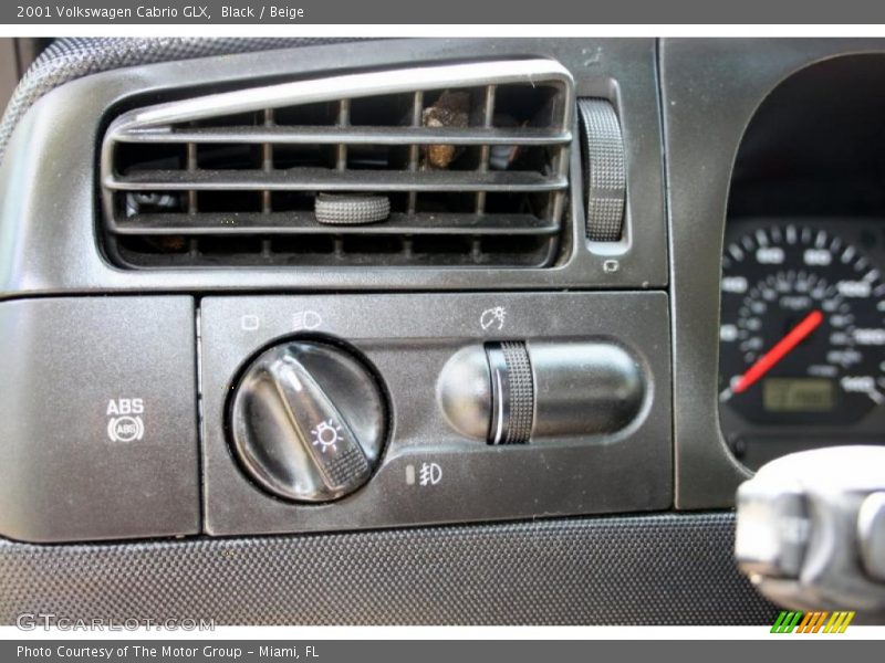Black / Beige 2001 Volkswagen Cabrio GLX