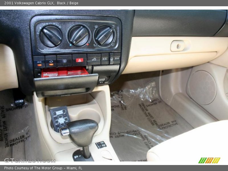 Black / Beige 2001 Volkswagen Cabrio GLX