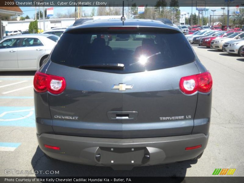 Cyber Gray Metallic / Ebony 2009 Chevrolet Traverse LS