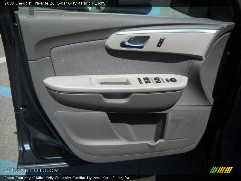 Cyber Gray Metallic / Ebony 2009 Chevrolet Traverse LS