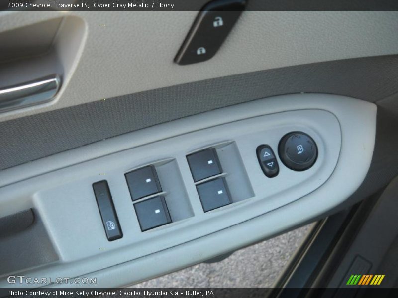 Cyber Gray Metallic / Ebony 2009 Chevrolet Traverse LS