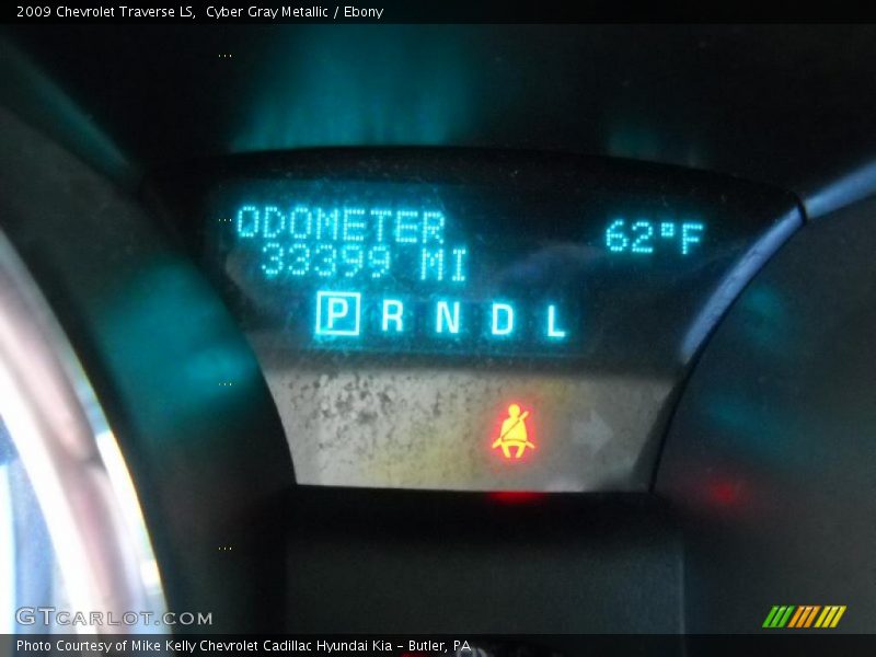 Cyber Gray Metallic / Ebony 2009 Chevrolet Traverse LS