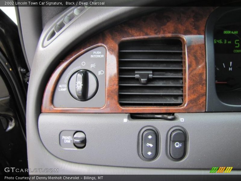 Controls of 2002 Town Car Signature