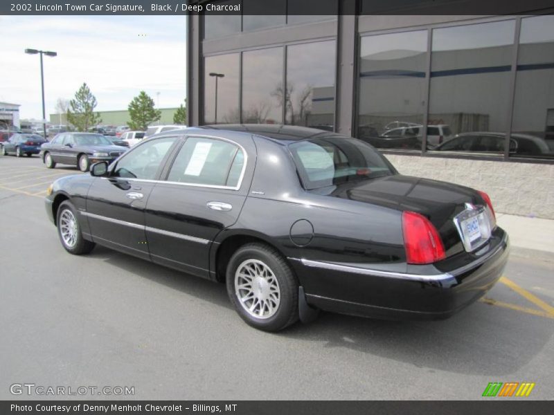 Black / Deep Charcoal 2002 Lincoln Town Car Signature