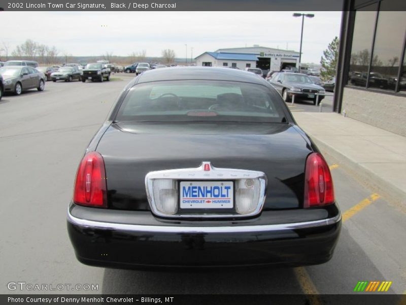 Black / Deep Charcoal 2002 Lincoln Town Car Signature