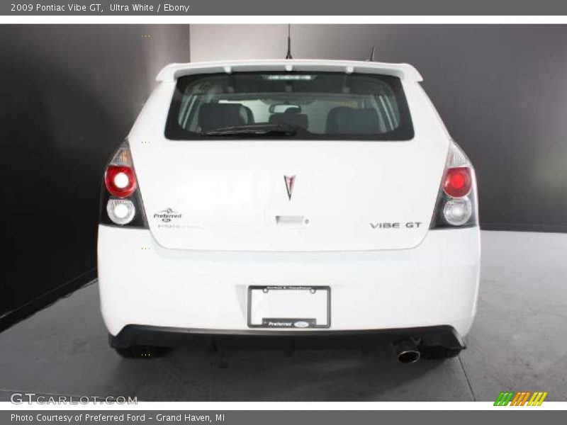 Ultra White / Ebony 2009 Pontiac Vibe GT