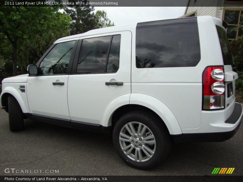 Alaska White / Almond/Nutmeg 2011 Land Rover LR4 HSE LUX