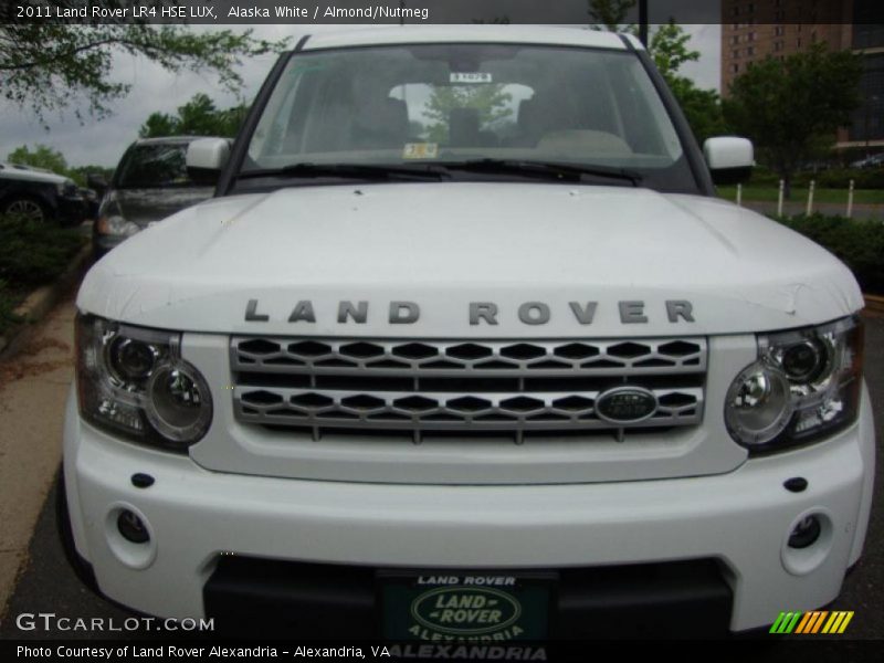 Alaska White / Almond/Nutmeg 2011 Land Rover LR4 HSE LUX