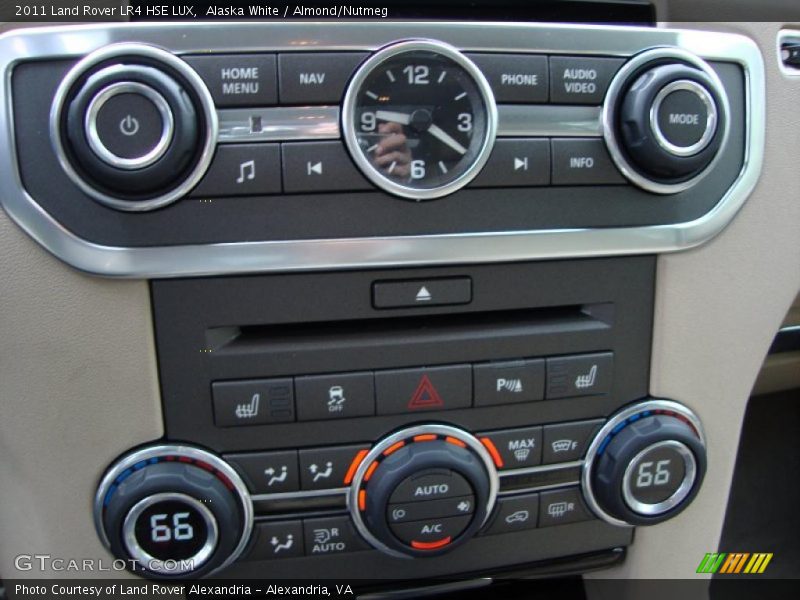 Alaska White / Almond/Nutmeg 2011 Land Rover LR4 HSE LUX